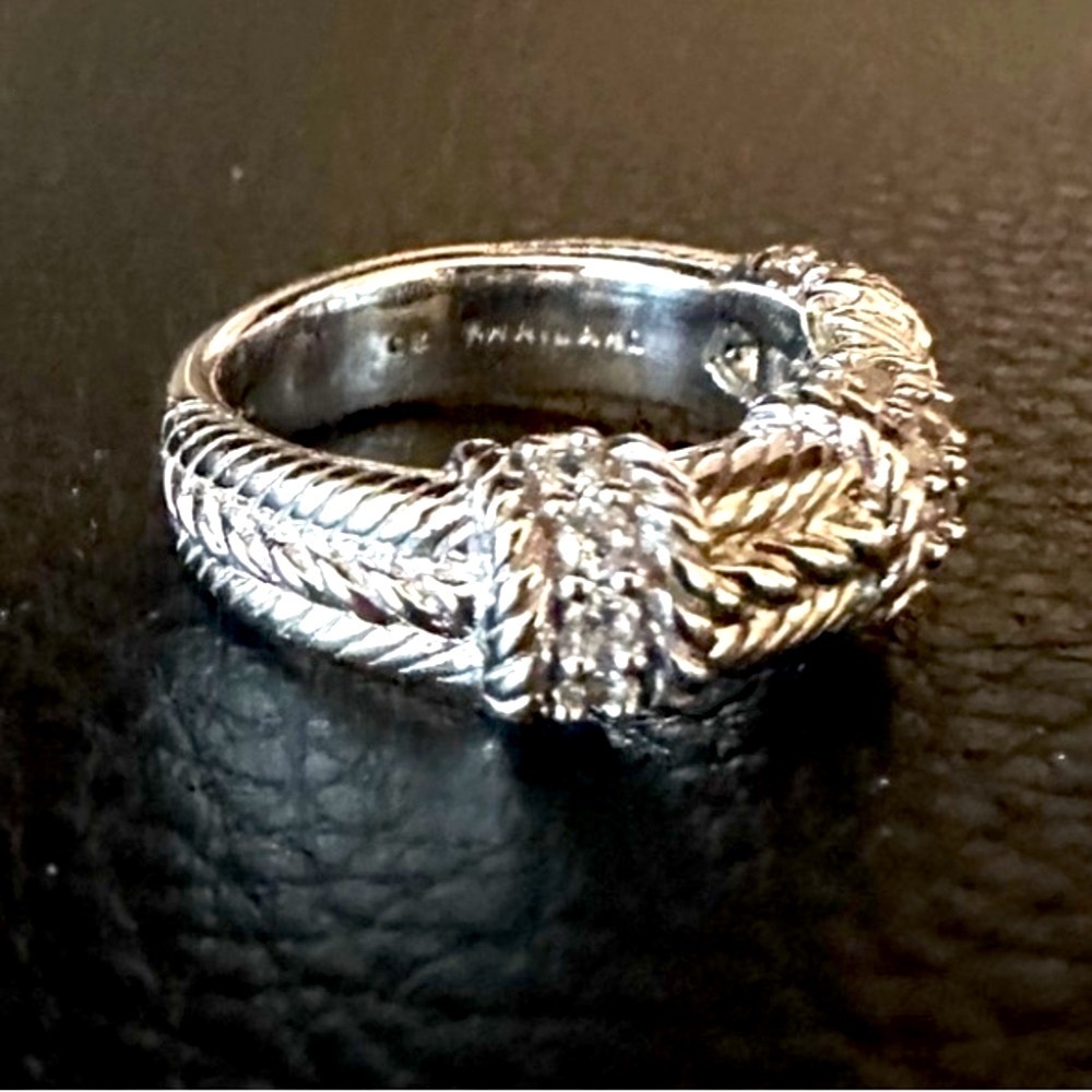 ”Judith Ripka”Cable Band Ring 925 Silver & Zirconias.
⭐️Sale! - Picture 2 of 12